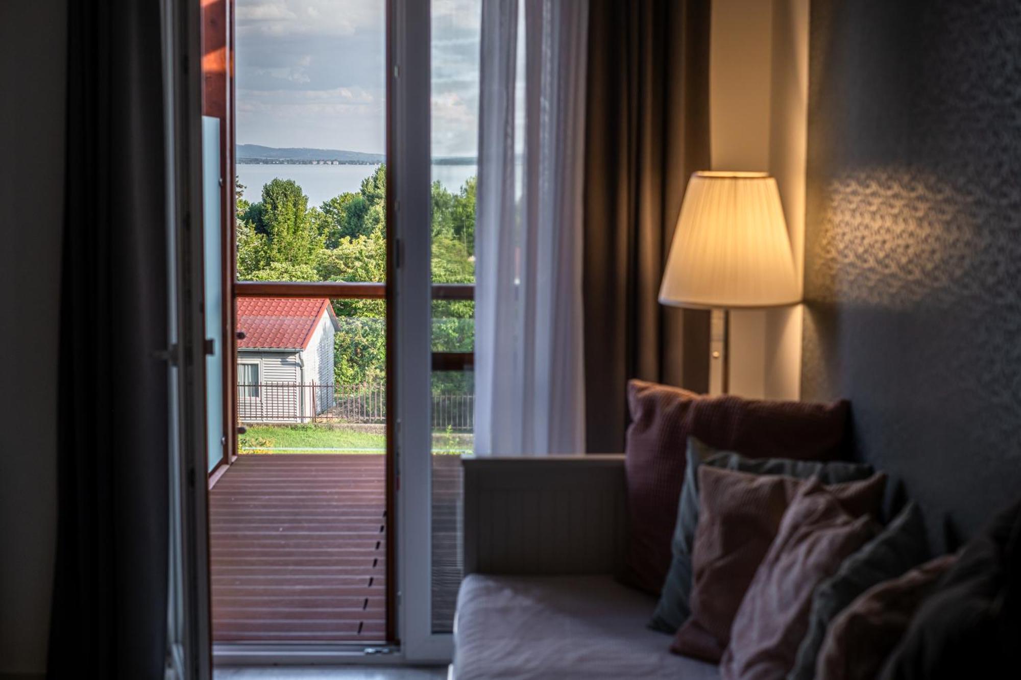 Aranymandula Apartmanok Balatonakali Exterior photo