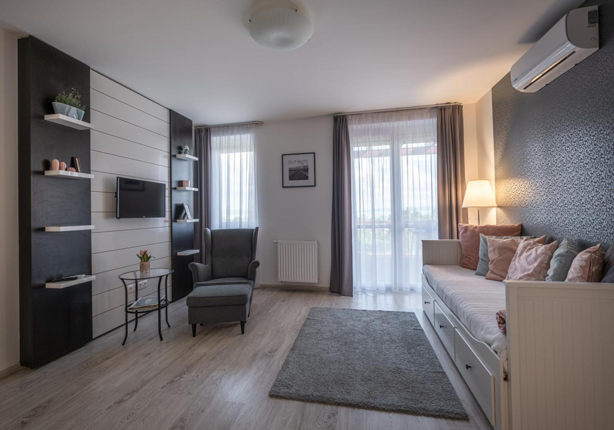 Aranymandula Apartmanok Balatonakali Exterior photo